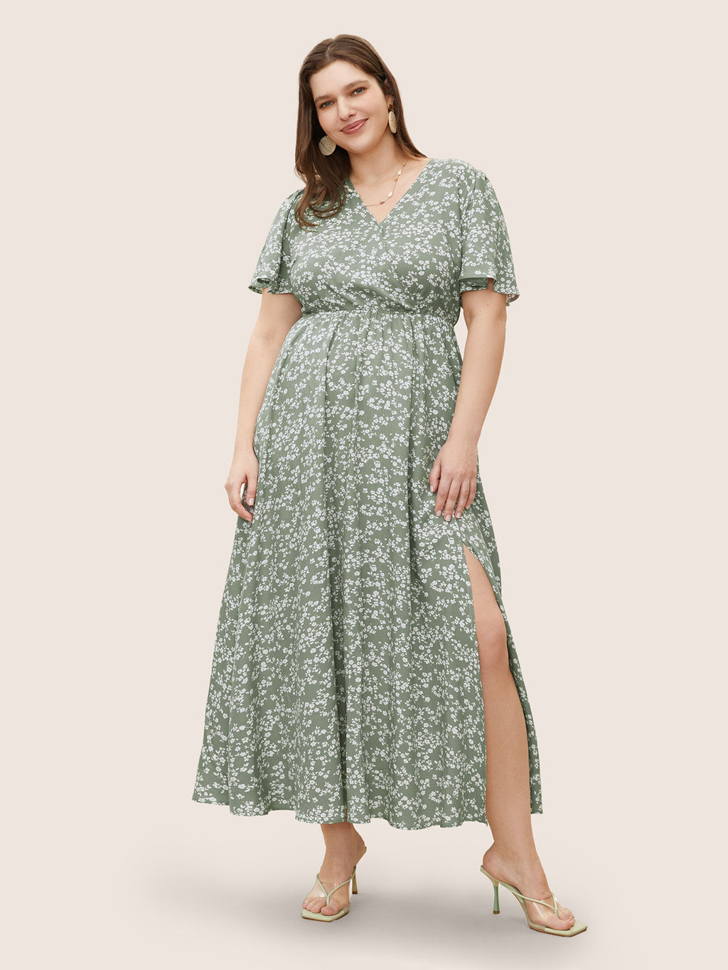 Plus Size Ditsy Floral Flutter-Sleeve Maxi Dress