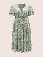 Plus Size Ditsy Floral Flutter-Sleeve Maxi Dress
