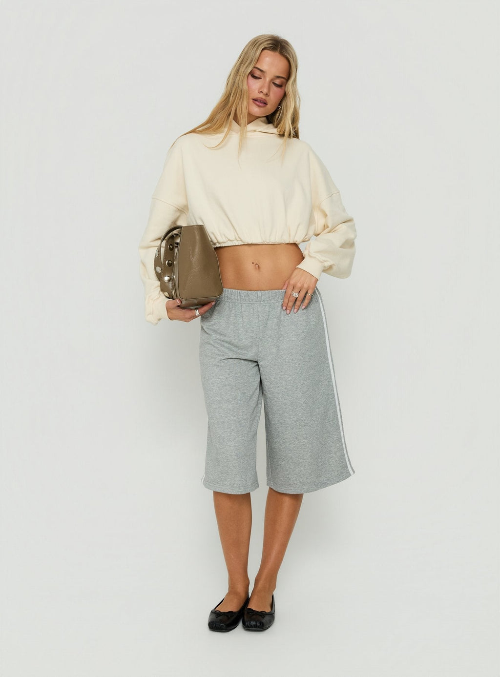 Bubble-Hem Cropped Hoodie – Beige
