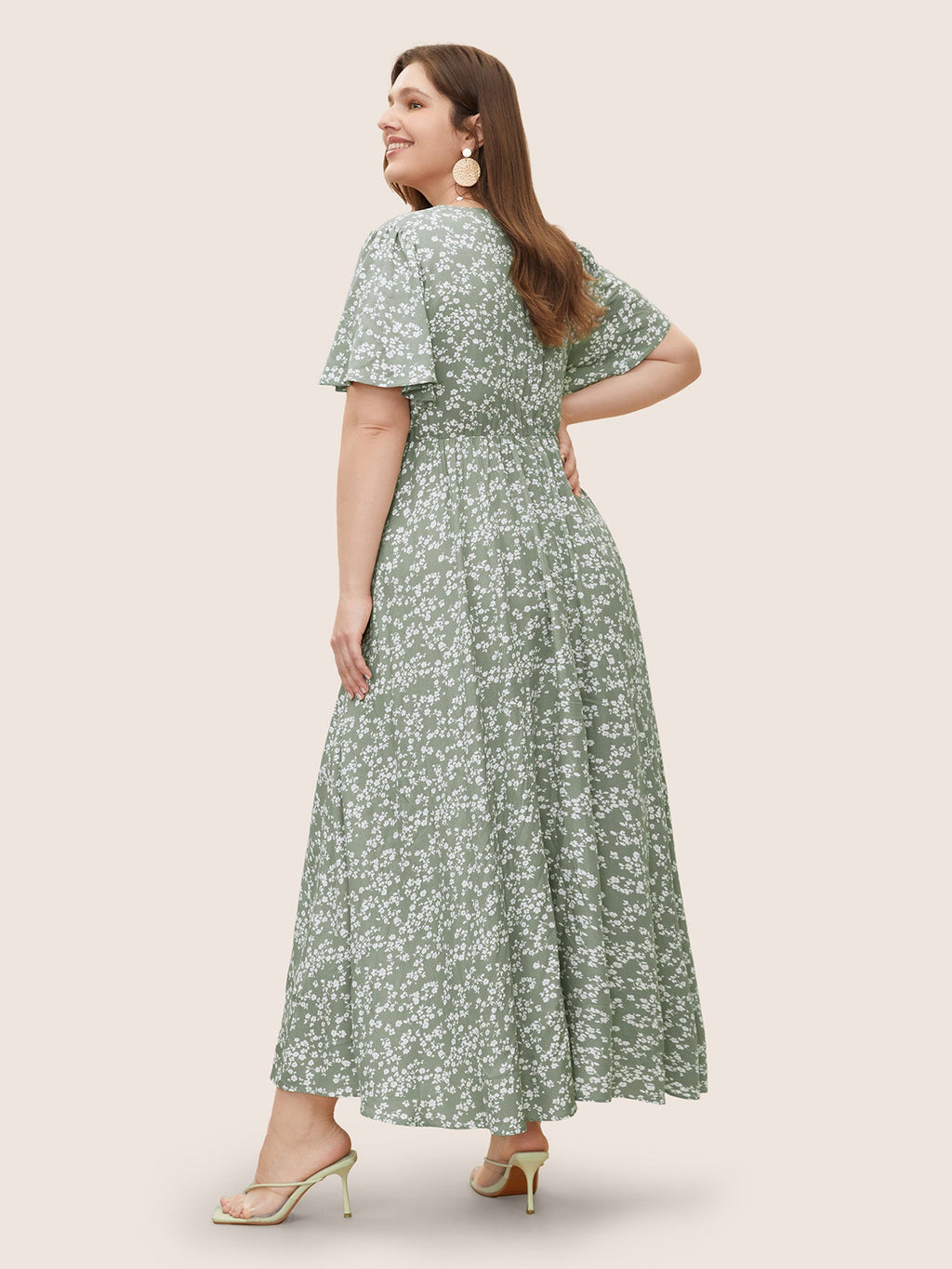 Plus Size Ditsy Floral Flutter-Sleeve Maxi Dress