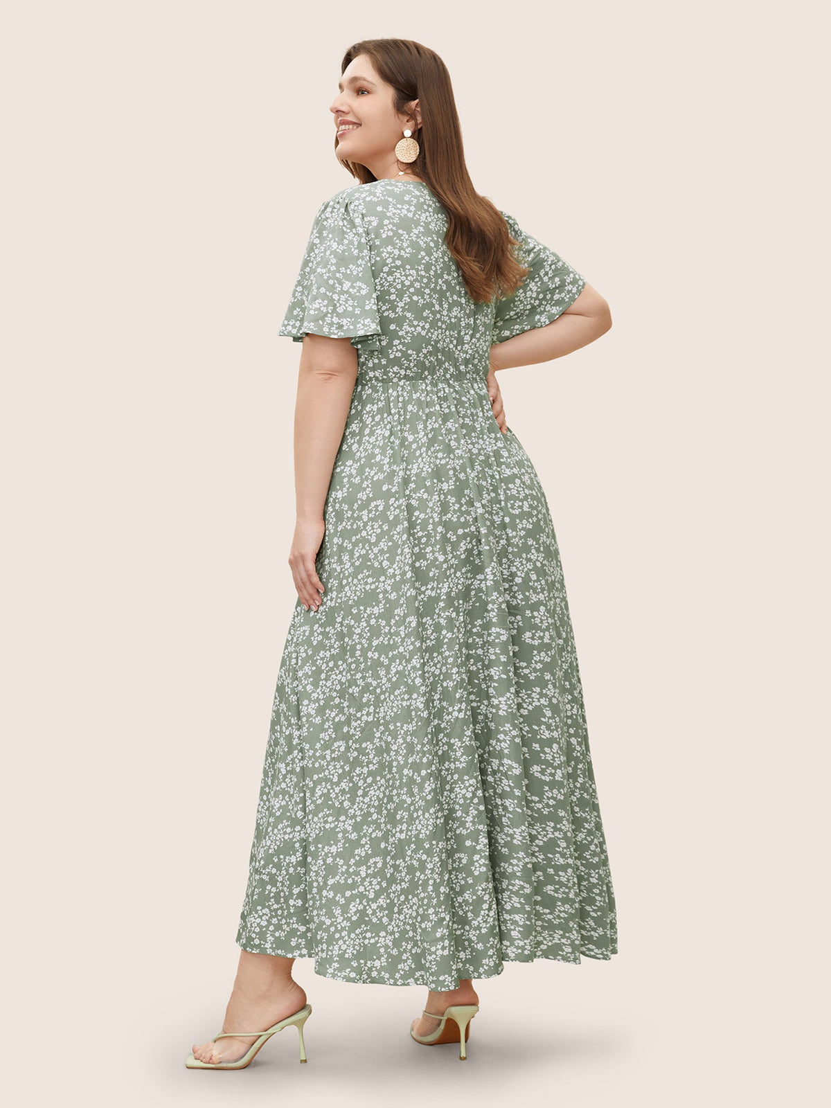 Plus Size Ditsy Floral Flutter-Sleeve Maxi Dress