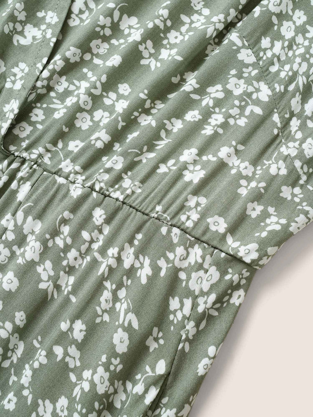 Plus Size Ditsy Floral Flutter-Sleeve Maxi Dress