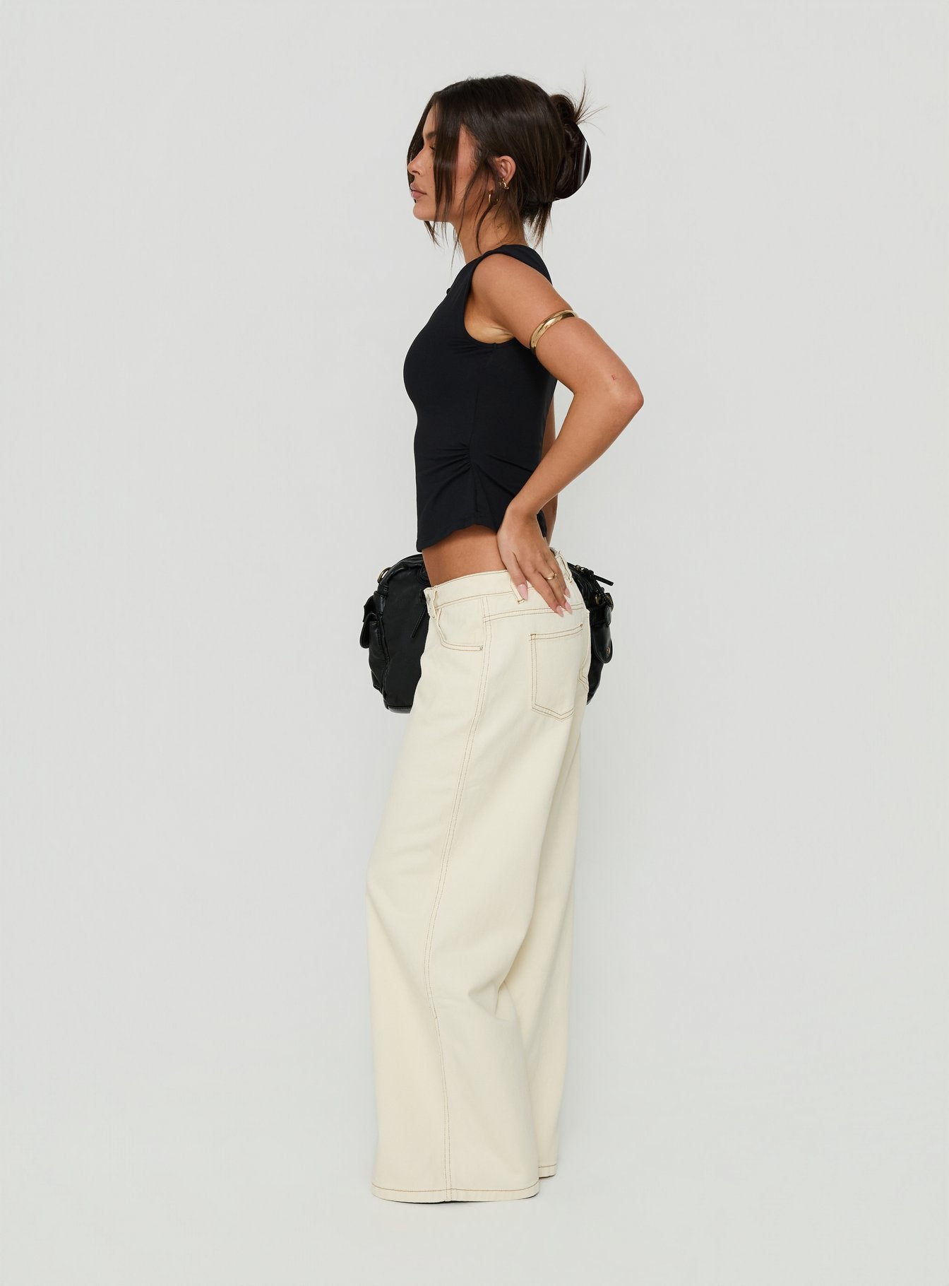 Ultra-Low-Rise Wide-Leg Jeans – Beige