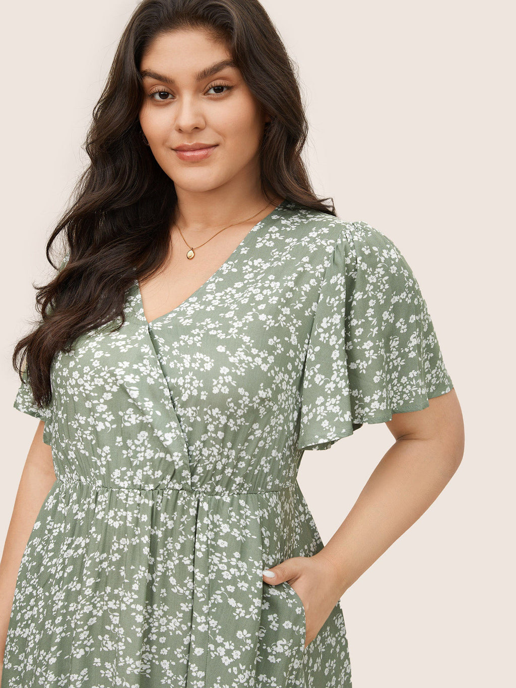 Plus Size Ditsy Floral Flutter-Sleeve Maxi Dress