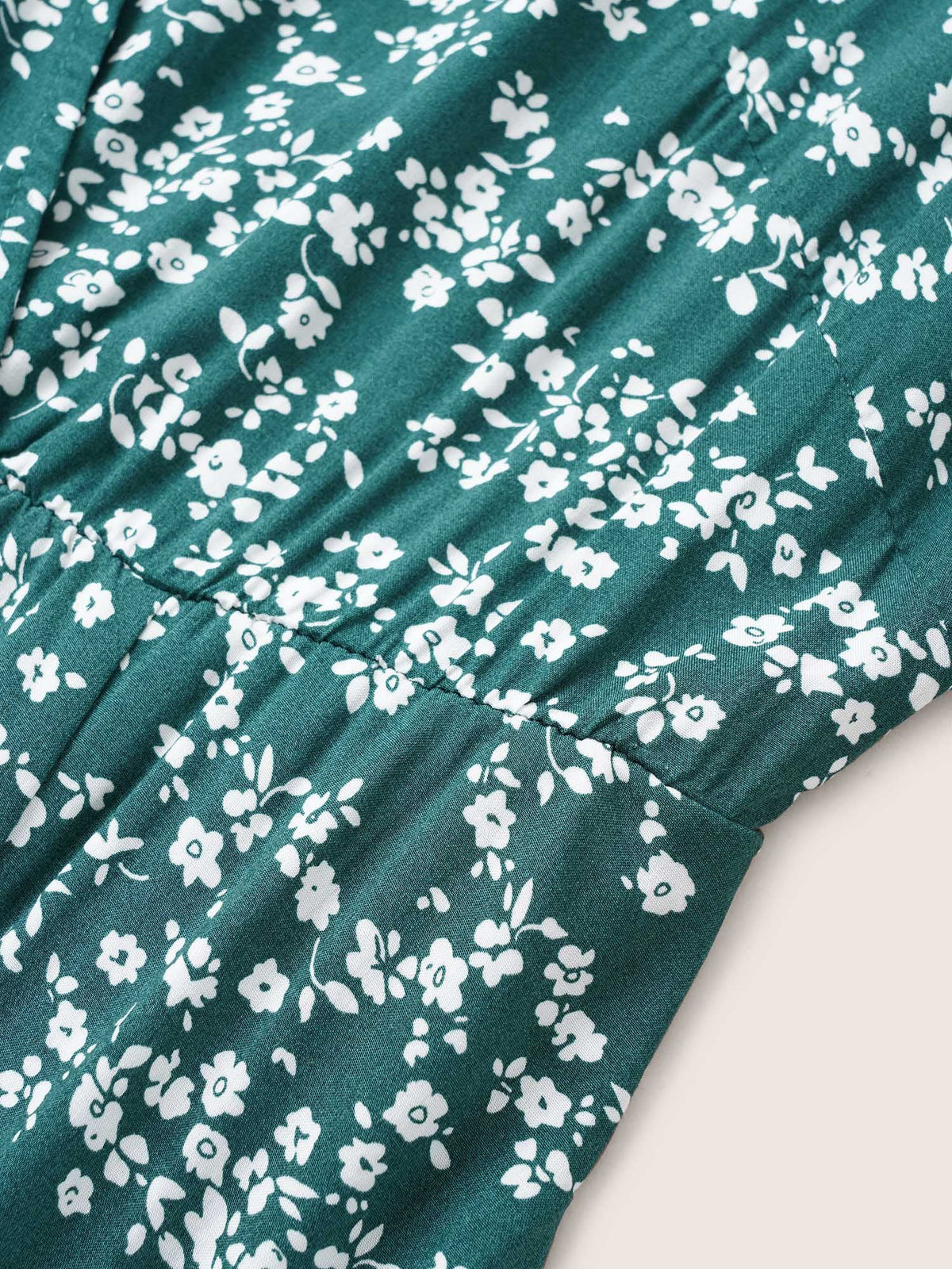 Plus Size Ditsy Floral Flutter-Sleeve Maxi Dress