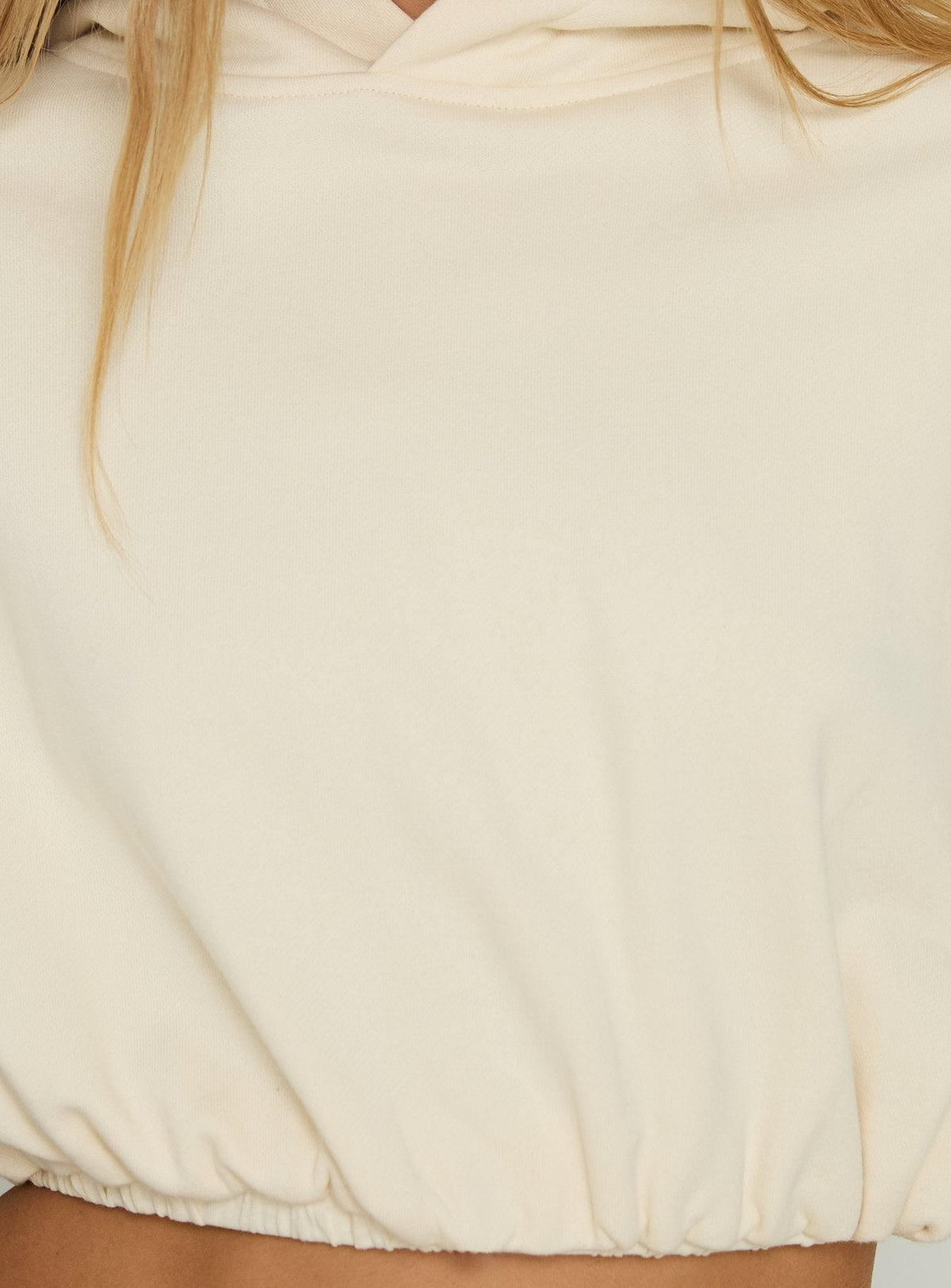 Bubble-Hem Cropped Hoodie – Beige