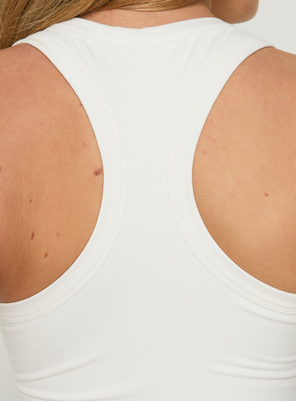 Ribbed Racerback Sculpt Tank – White