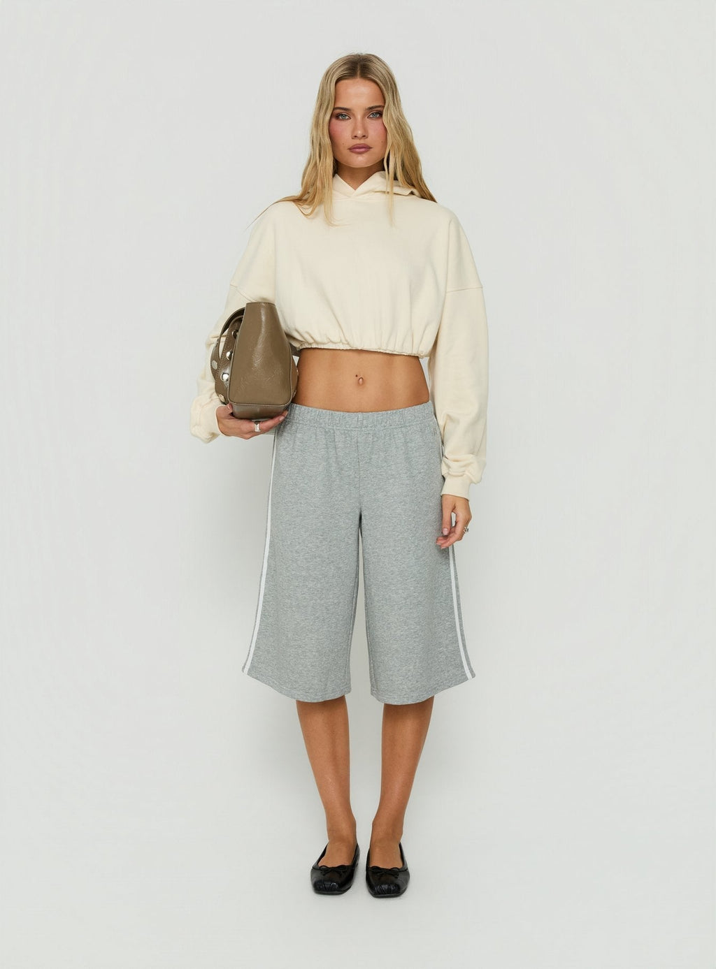 Bubble-Hem Cropped Hoodie – Beige