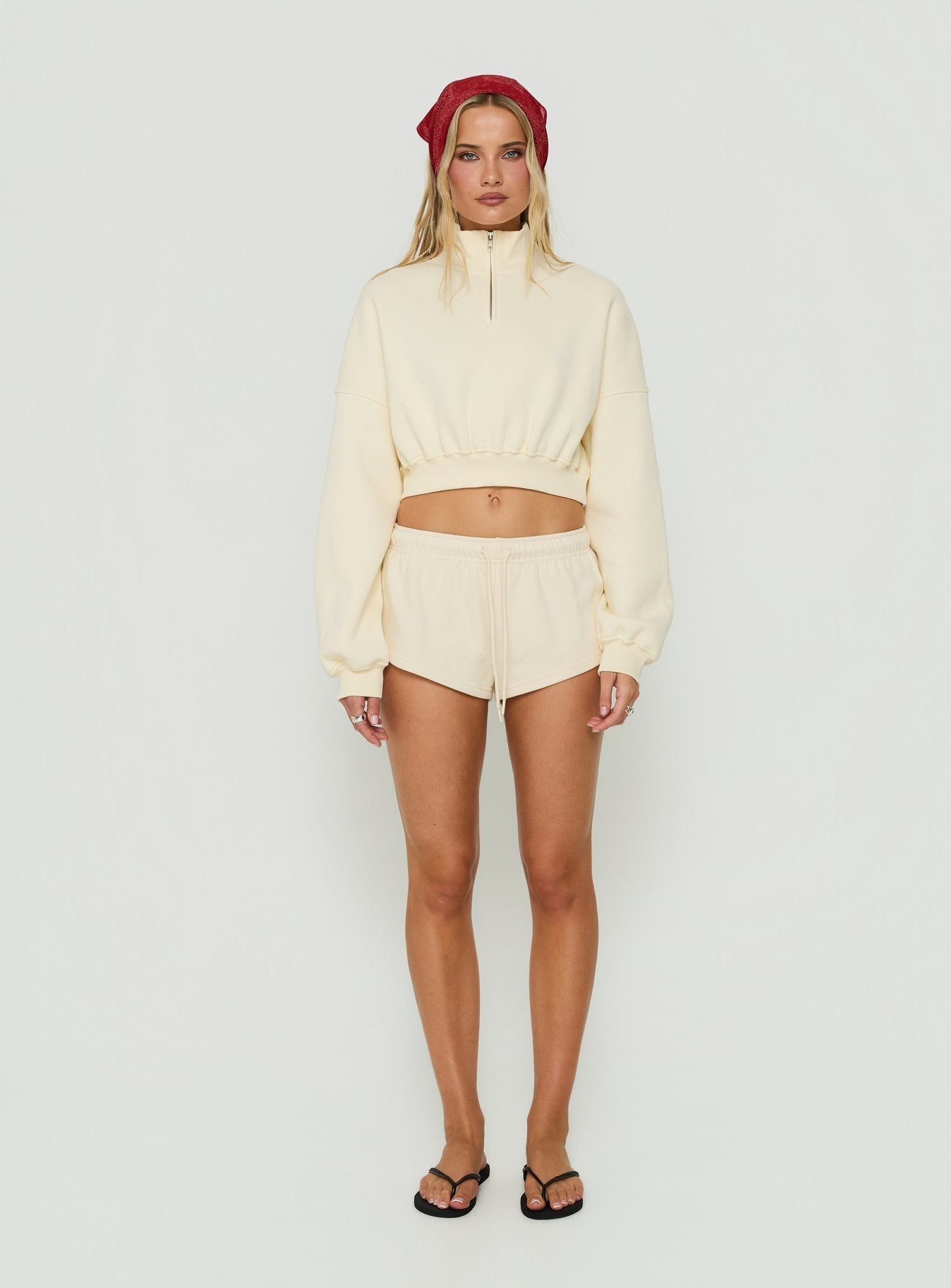 Low-Rise Drawstring Sweat Shorts – Beige