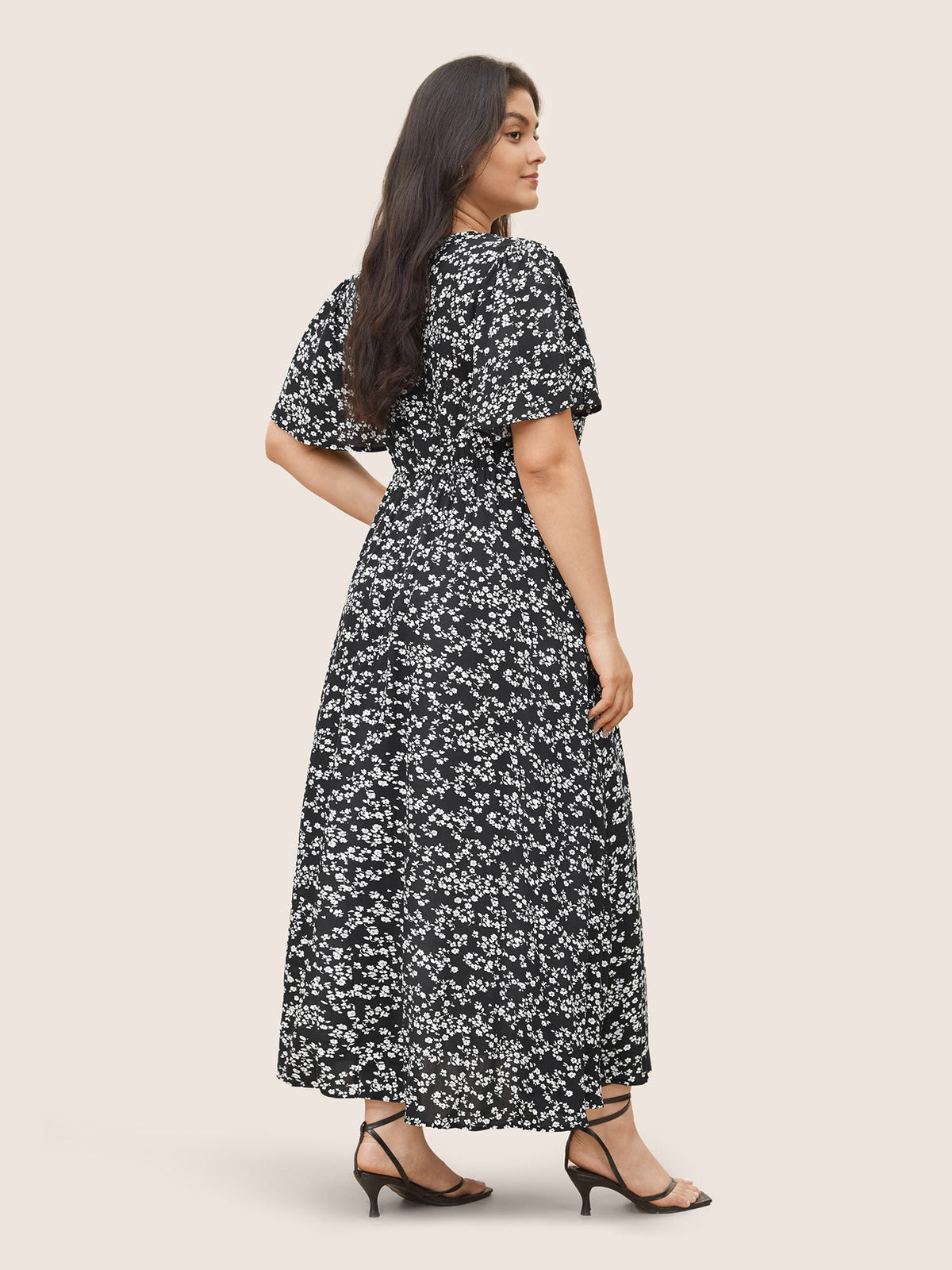 Plus Size Ditsy Floral Flutter-Sleeve Maxi Dress