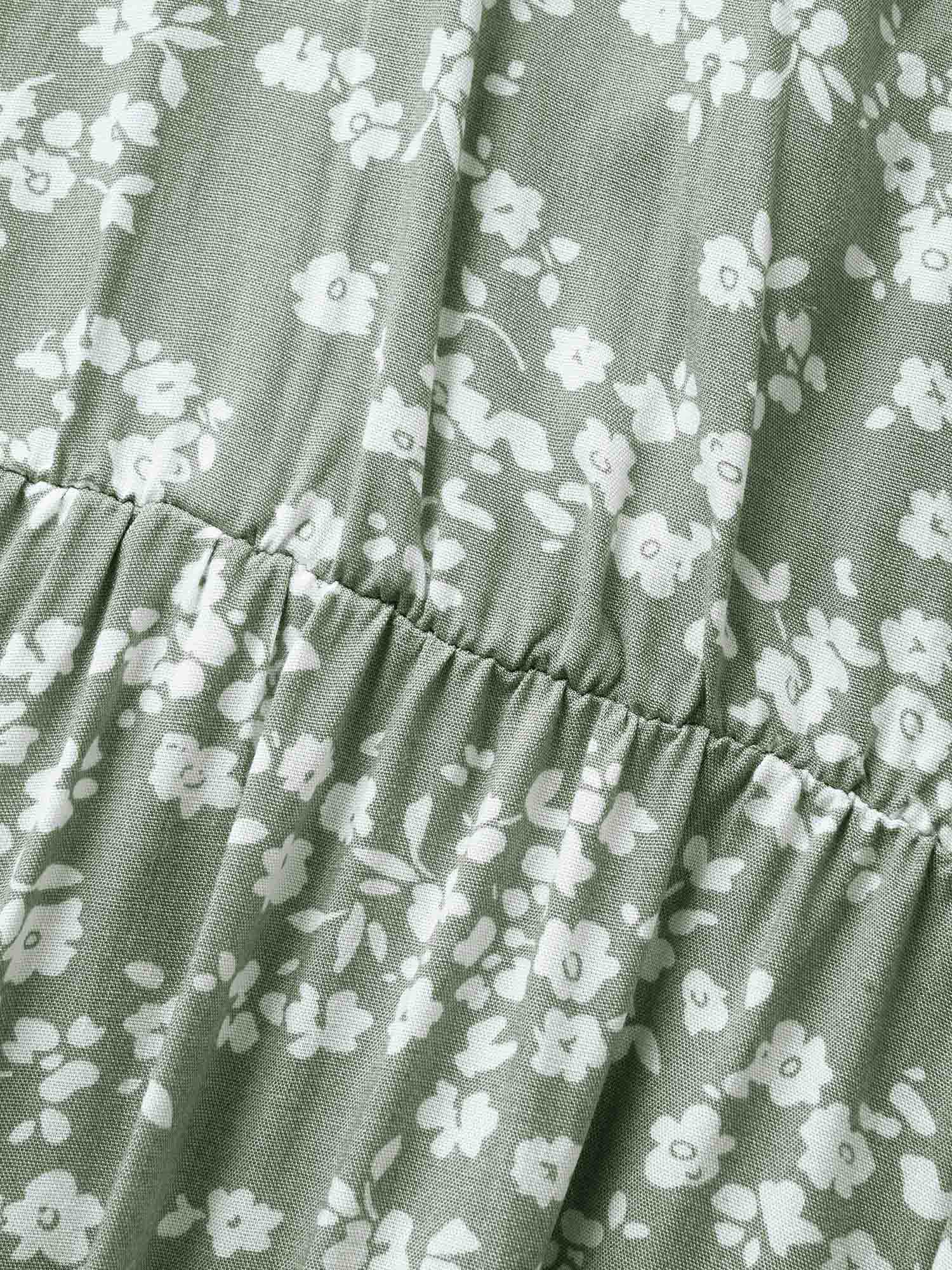 Plus Size Ditsy Floral Flutter-Sleeve Maxi Dress