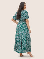 Plus Size Ditsy Floral Flutter-Sleeve Maxi Dress
