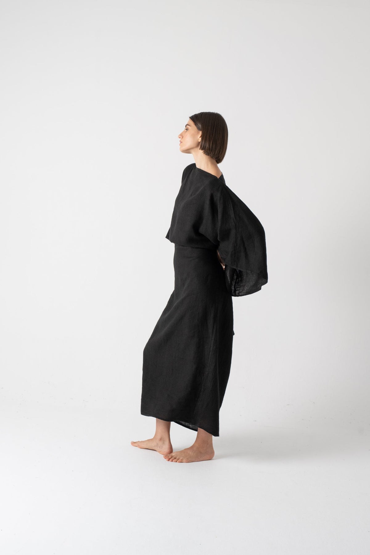 Kimonos Linen Wrap Dress – Black by Aurelia Sun