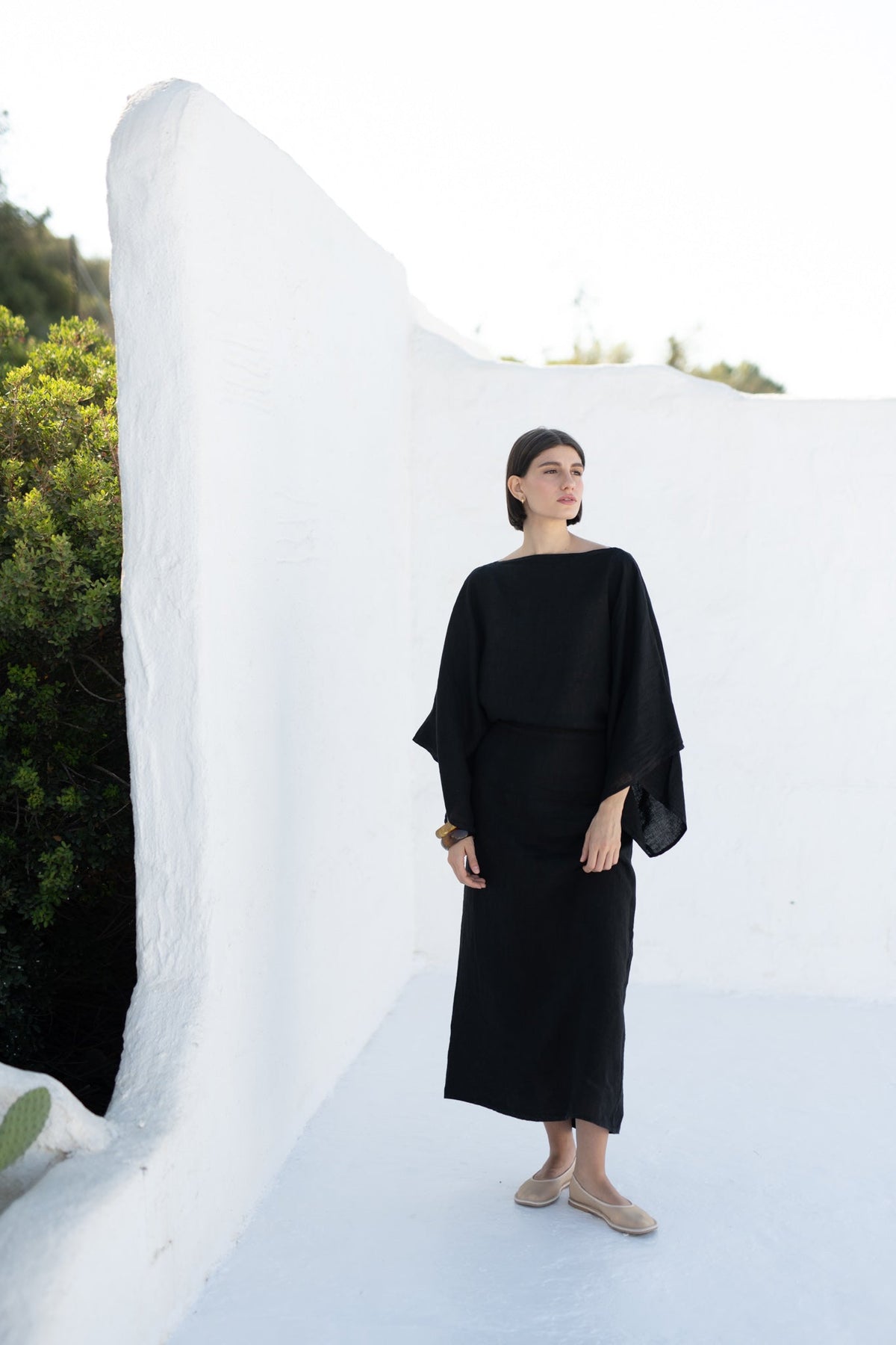 Kimonos Linen Wrap Dress – Black by Aurelia Sun