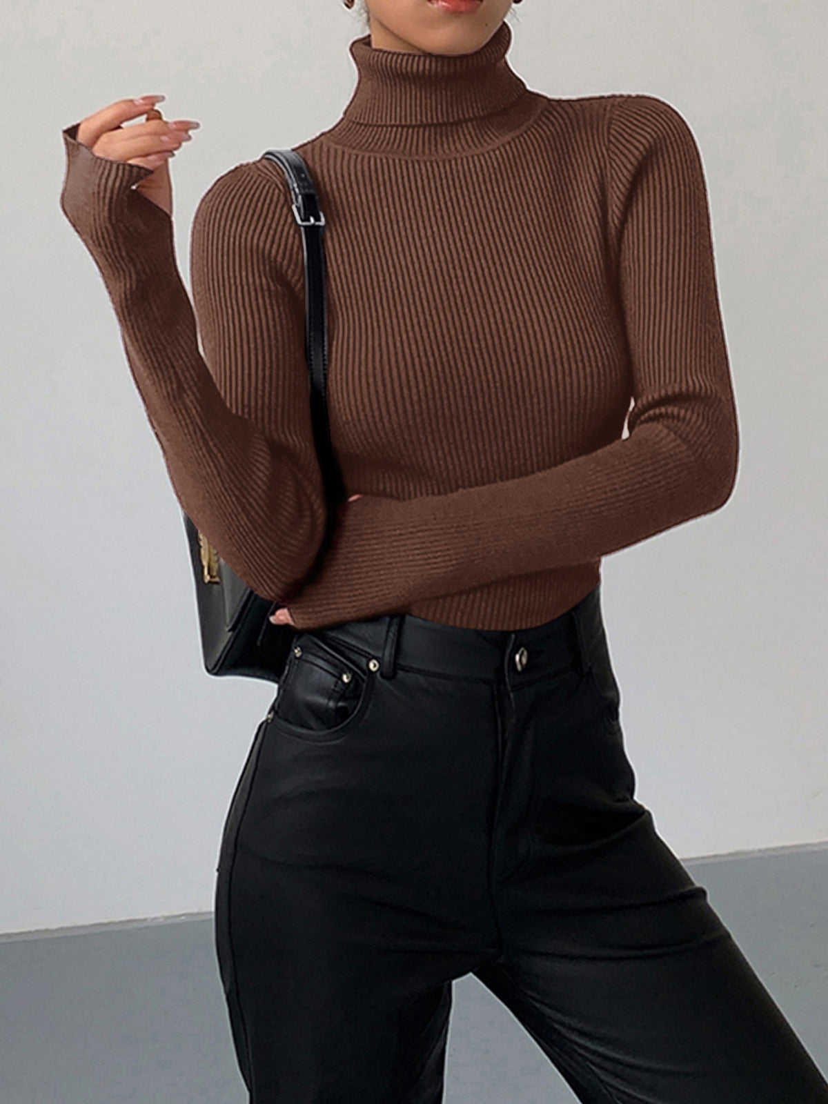 Women's Ribbed Turtleneck Sweater – Black