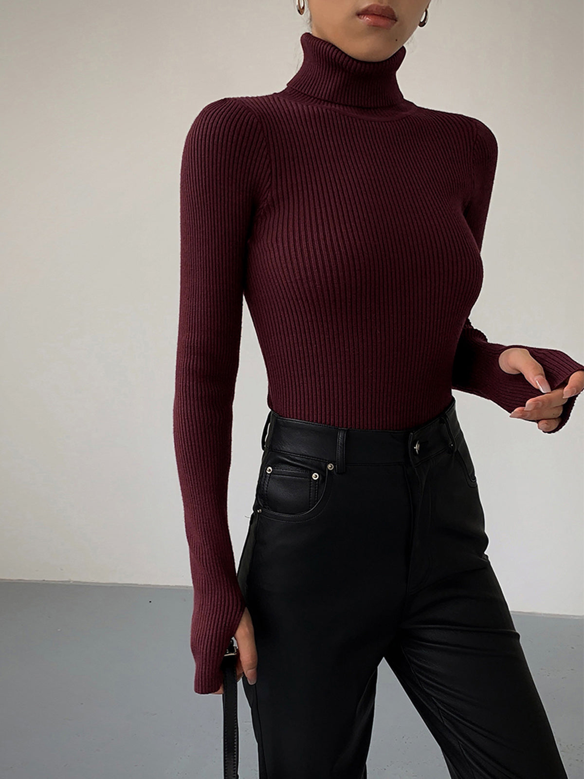 Women's Ribbed Turtleneck Sweater – Burgundy