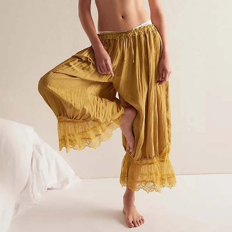 Lace-Patchwork Cropped Bloomers