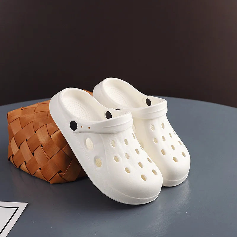 Wide-Toe Garden Clogs