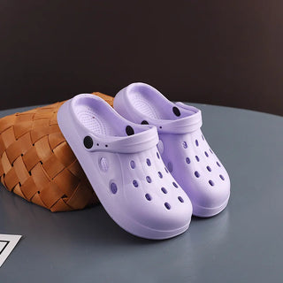 Wide-Toe Garden Clogs