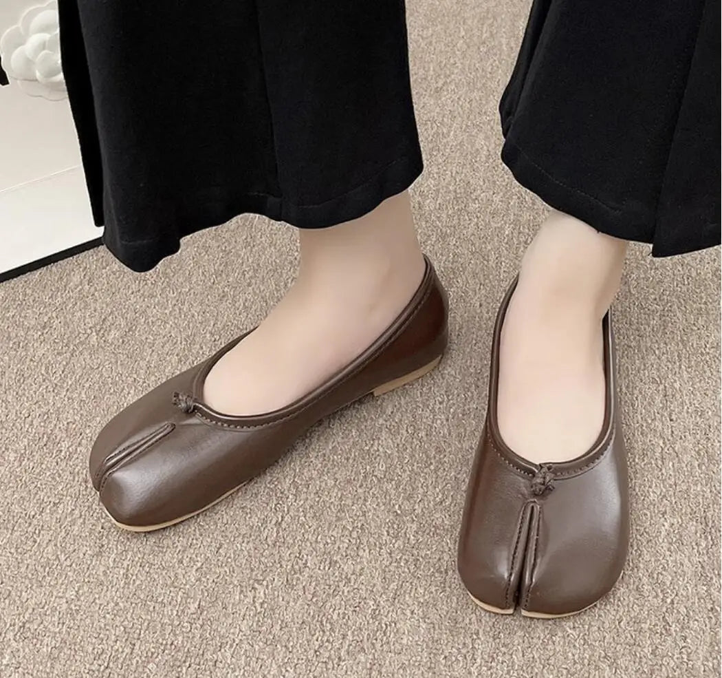 Tabi Split-Toe Ballet Flats