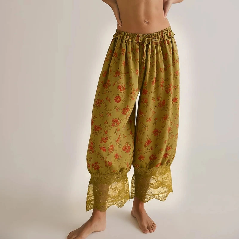 Lace-Patchwork Cropped Bloomers