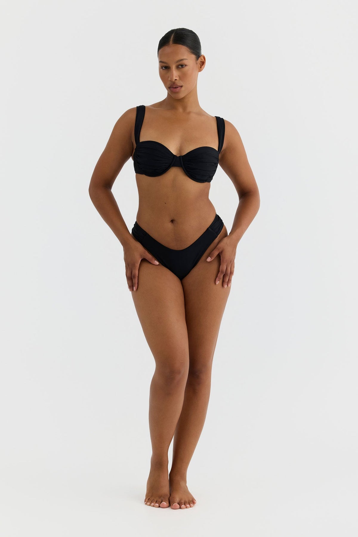 Solenne Pleated Underwire Bikini Top – Black – Black