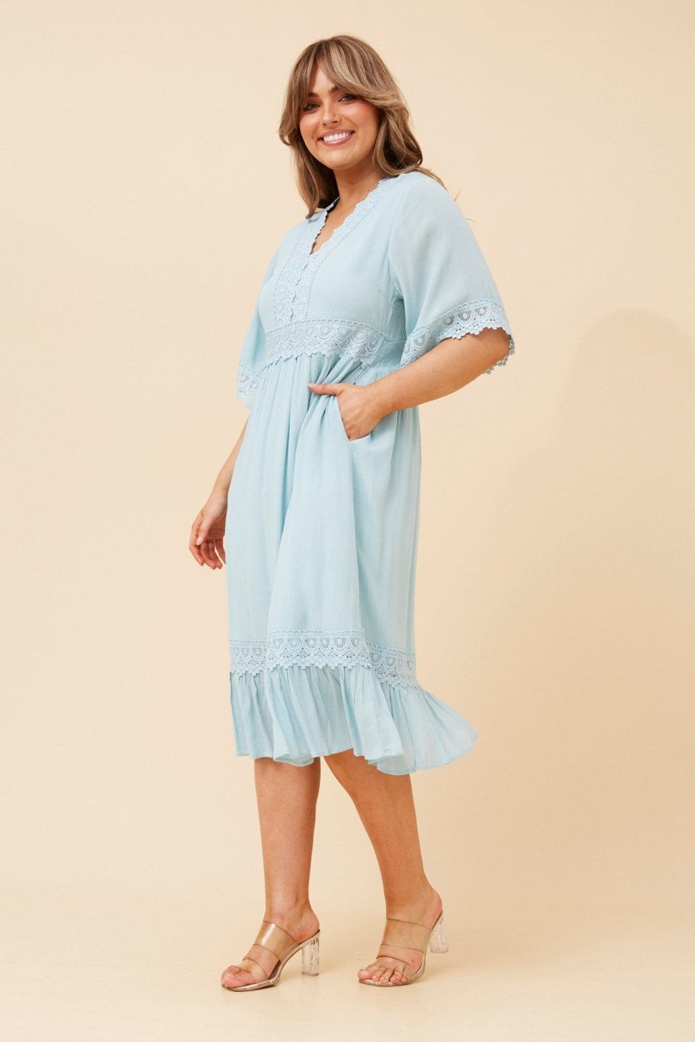 Nayla Lace Midi Dress - Aurelia Sun