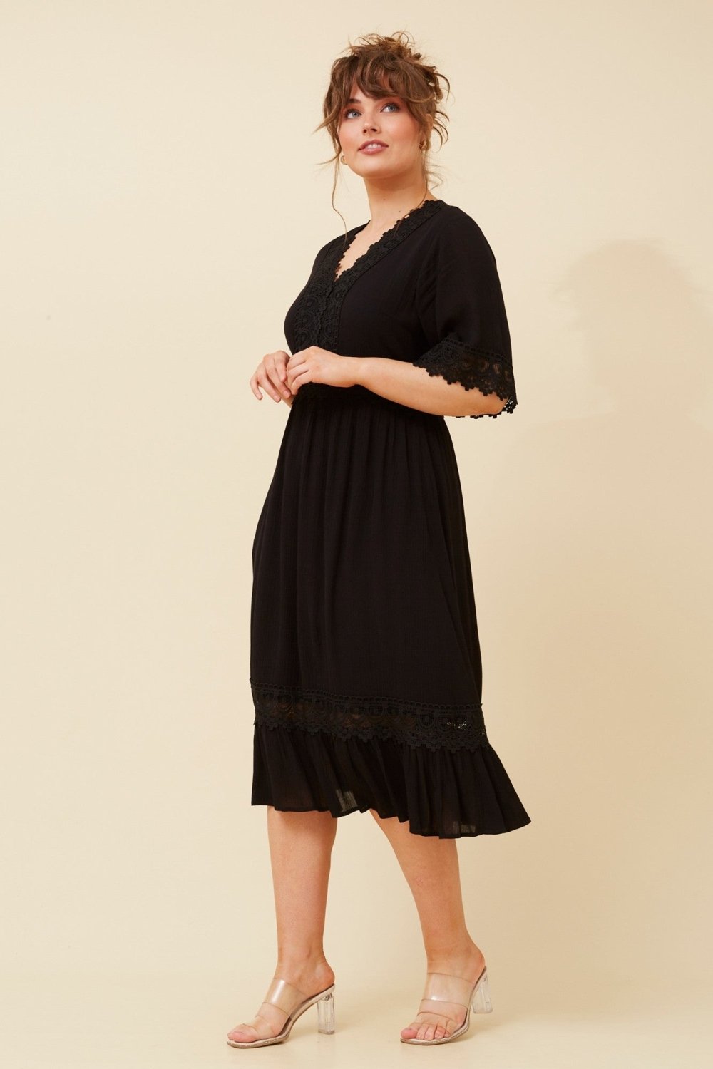 Nayla Lace Midi Dress - Aurelia Sun
