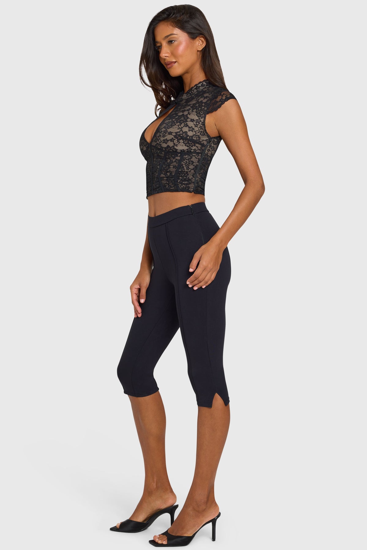 Black Ponte Capri Leggings