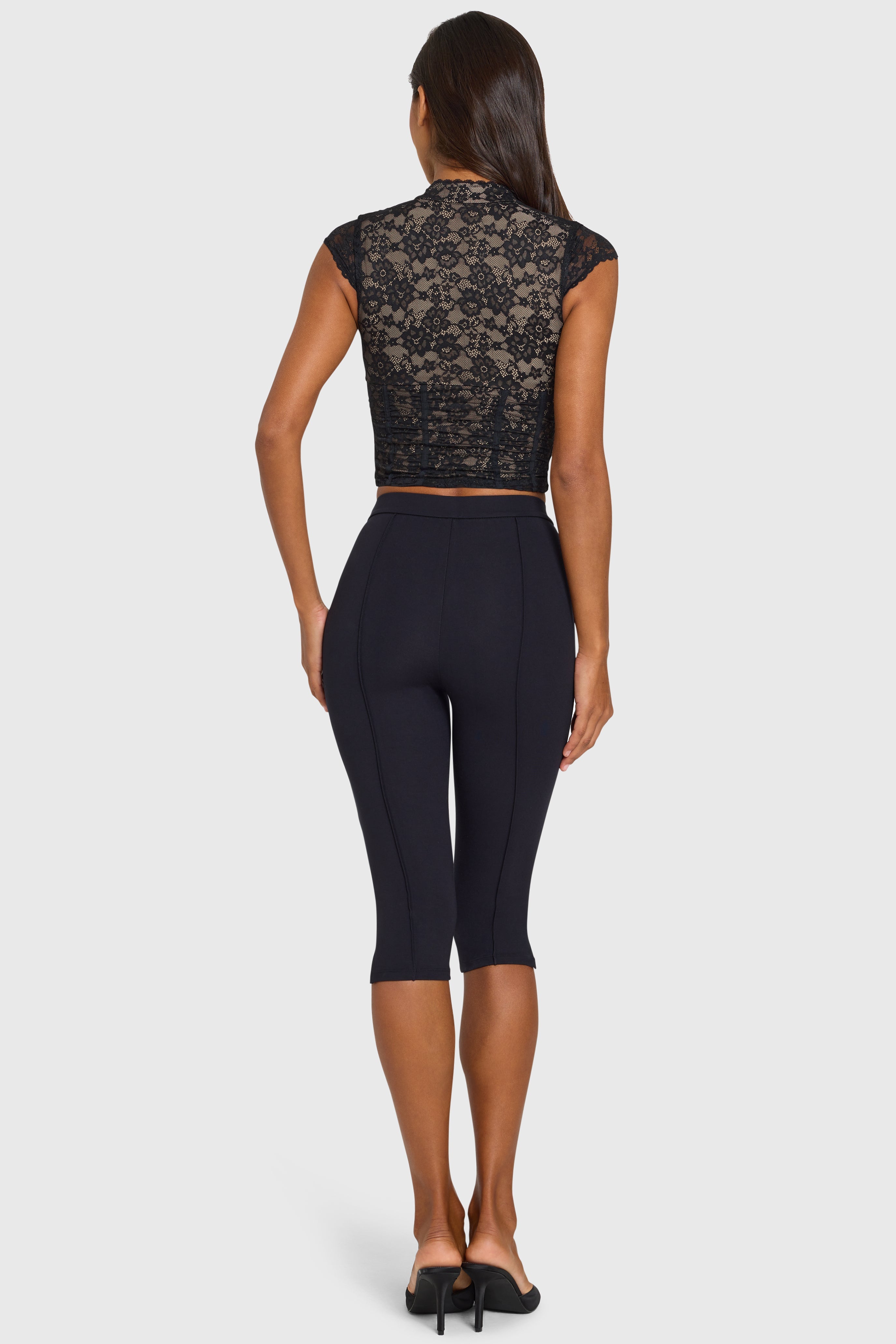 Black Ponte Capri Leggings